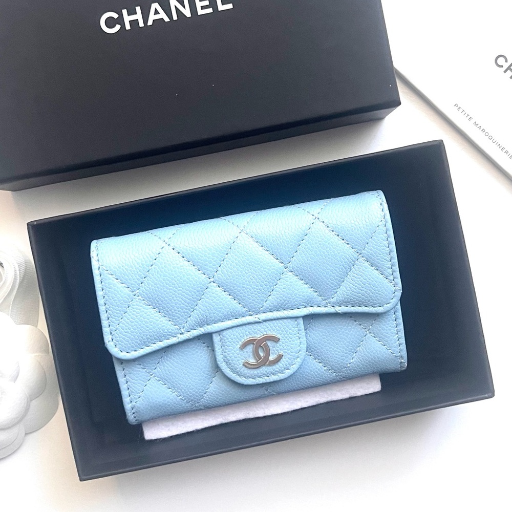 🔥 CHANEL Caviar Quilted Flap Cardholder in Sky blue